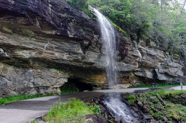 10+ Beautiful Roadside Waterfalls in North Carolina for All!