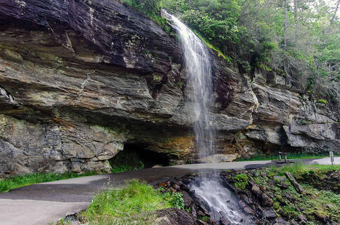 How To Reach Dry Falls Near Highlands Roadside Waterfalls