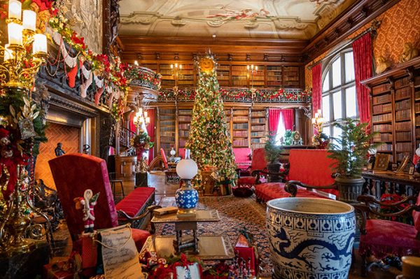 How to Enjoy Christmas at Biltmore (7 Festive Things to Do)