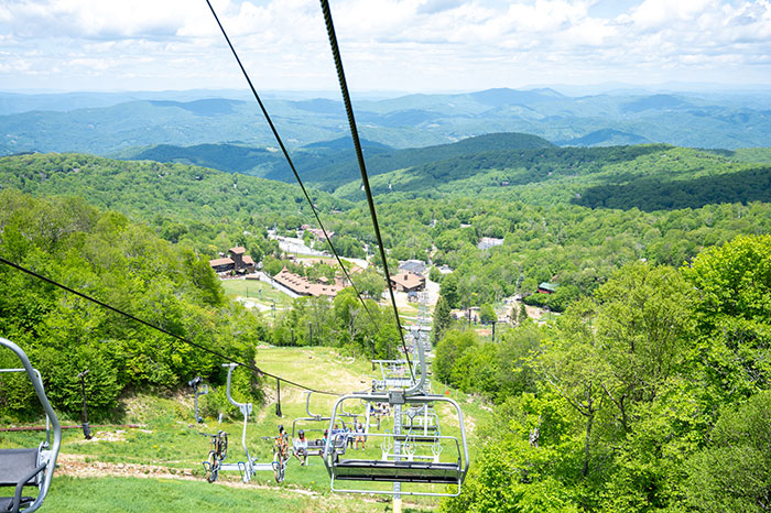 ski lift operating in the summer to transport mountain bikes
