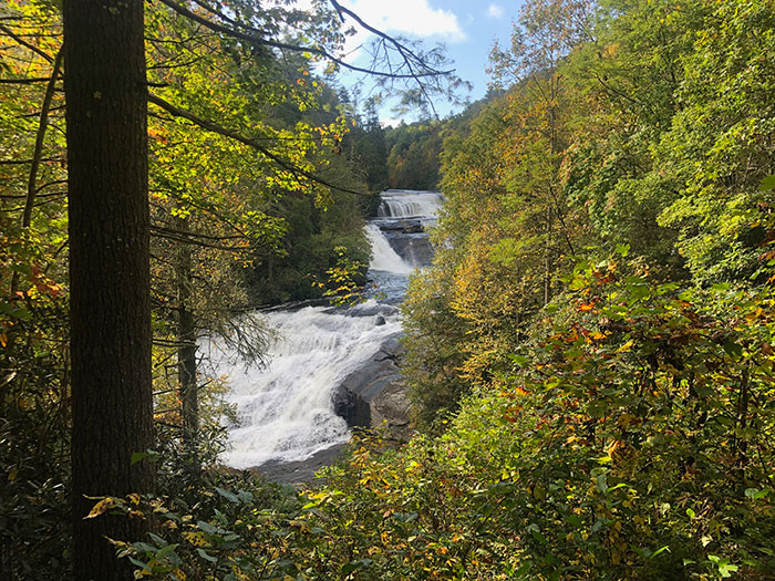 Colorful Fall Hikes in North Carolina (20+ Places to Expore)